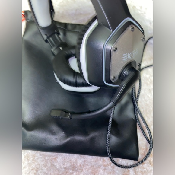 NWOT- EKSA® E1000 RGB USB Gaming Headset (with carrying case) - Never Used - Picture 14 of 16